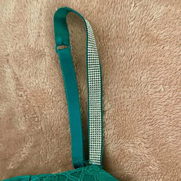 Victoria's Secret Very Sexy Push-up - Picture 2 of 4